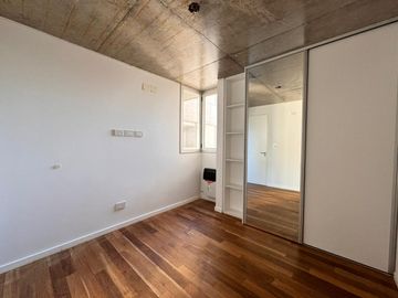 Venta - Departamento de un dormitorio, a estrenar, al frente, con balcón en Barrio Martin.