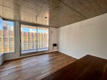 Venta - Departamento de un dormitorio, a estrenar, al frente, con balcón en Barrio Martin.