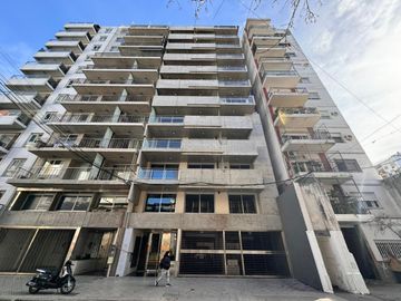 Venta - Departamento de un dormitorio, a estrenar, al frente, con balcón en Barrio Martin.