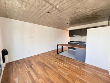 Venta - Departamento de un dormitorio, a estrenar, al frente, con balcón en Barrio Martin.