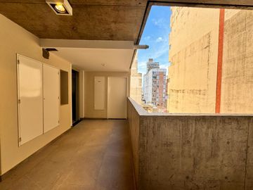 Venta - Departamento de un dormitorio, a estrenar, al frente, con balcón en Barrio Martin.