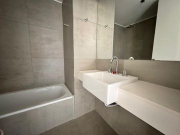 Venta - Departamento de un dormitorio, a estrenar, al frente, con balcón en Barrio Martin.