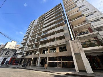 Venta - Departamento de un dormitorio, a estrenar, al frente, con balcón en Barrio Martin.