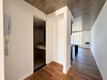 Venta - Departamento de un dormitorio, a estrenar, al frente, con balcón en Barrio Martin.