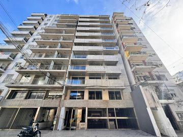 Venta - Departamento de un dormitorio, a estrenar, al frente, con balcón en Barrio Martin.