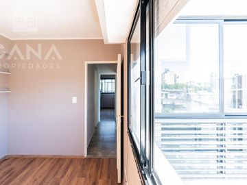 Departamento Venta 2 dormitorios con cochera y 2 patios. Oportunidad