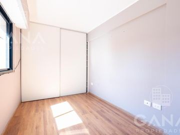 Departamento Venta 2 dormitorios con cochera y 2 patios. Oportunidad
