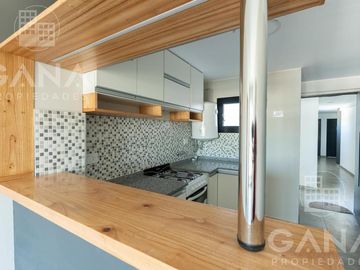 Departamento Venta 2 dormitorios con cochera y 2 patios. Oportunidad