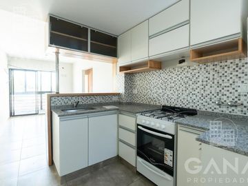 Departamento Venta 2 dormitorios con cochera y 2 patios. Oportunidad