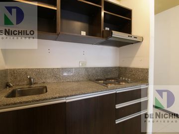 Venta monoambiente con balcón sobre Av. Patricios, Barracas