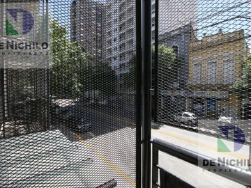 Venta monoambiente con balcón sobre Av. Patricios, Barracas