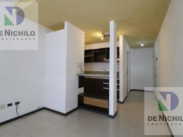Venta monoambiente con balcón sobre Av. Patricios, Barracas