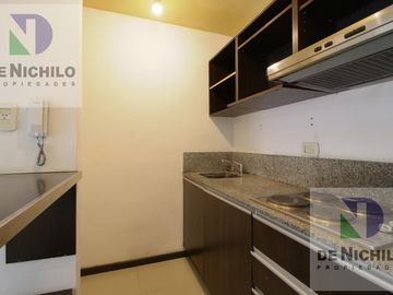 Venta monoambiente con balcón sobre Av. Patricios, Barracas