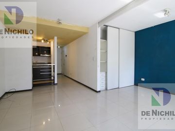 Venta monoambiente con balcón sobre Av. Patricios, Barracas