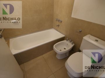 Venta monoambiente con balcón sobre Av. Patricios, Barracas