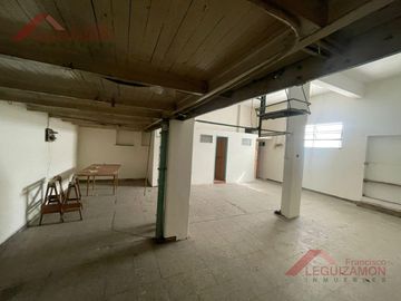 IDEAL PARA OFICINAS,- DEPOSITO - SHOWROOM - EXCELENTE UBICACION