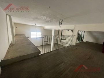 IDEAL PARA OFICINAS,- DEPOSITO - SHOWROOM - EXCELENTE UBICACION