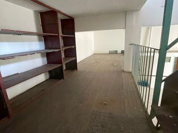 IDEAL PARA OFICINAS,- DEPOSITO - SHOWROOM - EXCELENTE UBICACION