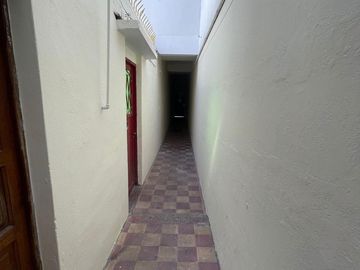 IDEAL PARA OFICINAS,- DEPOSITO - SHOWROOM - EXCELENTE UBICACION