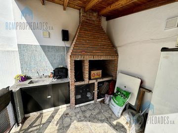 VENTA PH 3 ambientes en Monte Castro terraza patio jardín