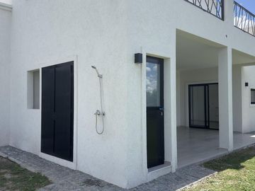 VENTA Casa 5 amb-San Matias-Area 1-Estrenar-Pileta-LAGUNA-Losa Radiante-2 suites (1 en PB)-Financia