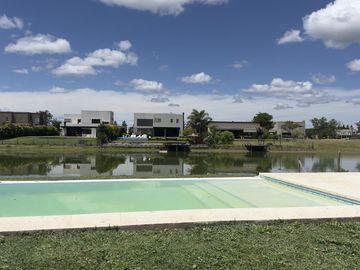 VENTA Casa 5 amb-San Matias-Area 1-Estrenar-Pileta-LAGUNA-Losa Radiante-2 suites (1 en PB)-Financia