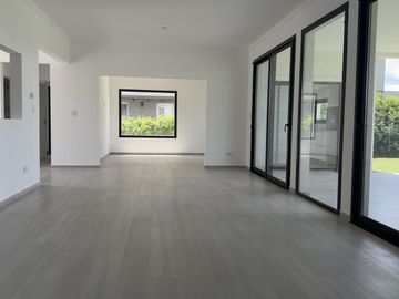VENTA Casa 5 amb-San Matias-Area 1-Estrenar-Pileta-LAGUNA-Losa Radiante-2 suites (1 en PB)-Financia