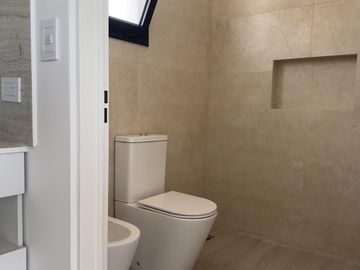 VENTA Casa 5 amb-San Matias-Area 1-Estrenar-Pileta-LAGUNA-Losa Radiante-2 suites (1 en PB)-Financia