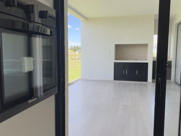 VENTA Casa 5 amb-San Matias-Area 1-Estrenar-Pileta-LAGUNA-Losa Radiante-2 suites (1 en PB)-Financia