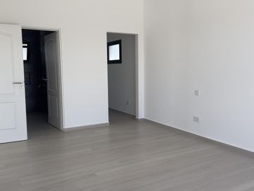 VENTA Casa 5 amb-San Matias-Area 1-Estrenar-Pileta-LAGUNA-Losa Radiante-2 suites (1 en PB)-Financia