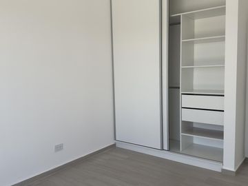 VENTA Casa 5 amb-San Matias-Area 1-Estrenar-Pileta-LAGUNA-Losa Radiante-2 suites (1 en PB)-Financia