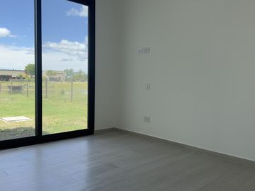 VENTA Casa 5 amb-San Matias-Area 1-Estrenar-Pileta-LAGUNA-Losa Radiante-2 suites (1 en PB)-Financia