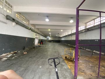 Galpón - Depósito de 10.000 m2.  en  Barracas  - ALQUILER