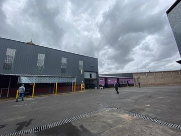 Galpón - Depósito de 10.000 m2.  en  Barracas  - ALQUILER