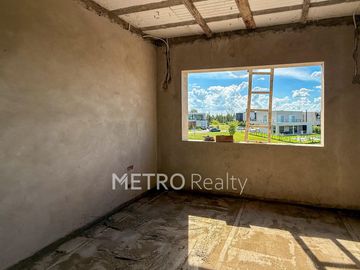 Casa en venta a la laguna con 4 habitaciones en suite en Carpinchos, Nordelta