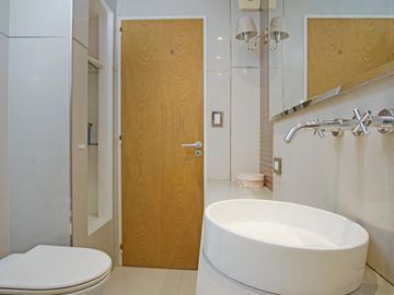 Espectacular-Departamento 5 Ambientes-Cochera cubierta- Reciclado