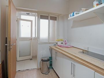 Espectacular-Departamento 5 Ambientes-Cochera cubierta- Reciclado