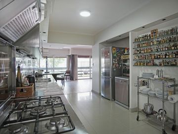 Espectacular-Departamento 5 Ambientes-Cochera cubierta- Reciclado