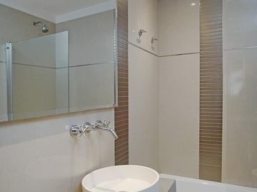 Espectacular-Departamento 5 Ambientes-Cochera cubierta- Reciclado