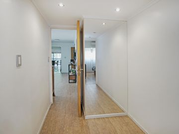 Espectacular-Departamento 5 Ambientes-Cochera cubierta- Reciclado