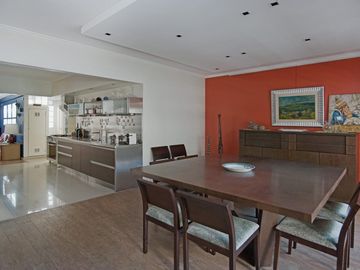 Espectacular-Departamento 5 Ambientes-Cochera cubierta- Reciclado