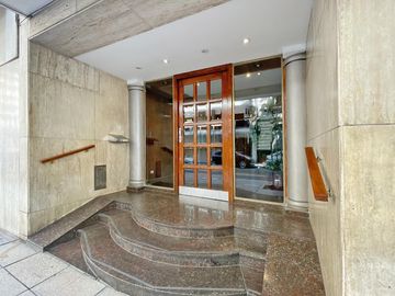 Espectacular-Departamento 5 Ambientes-Cochera cubierta- Reciclado