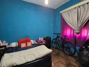 Casa de tres ambientes en venta en Avellaneda