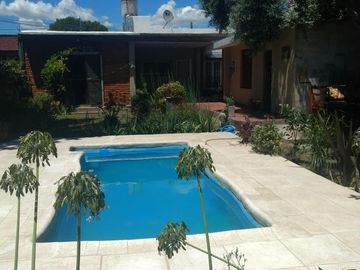 Casa en venta - 3 Dormitorios 3 Baños - 450Mts2 - Florencio Varela