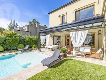 Casa en venta - Barrio Saint Thomas Este, Canning