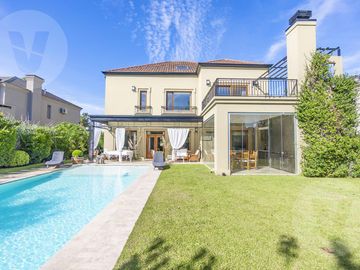 Casa en venta - Barrio Saint Thomas Este, Canning