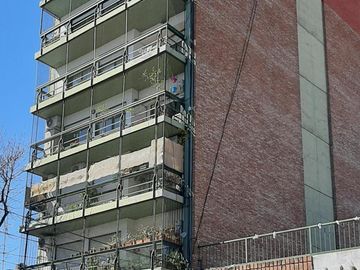 Departamento en venta - 2 Dormitorios 1 Baño - Cochera - 72Mts2 - Saavedra