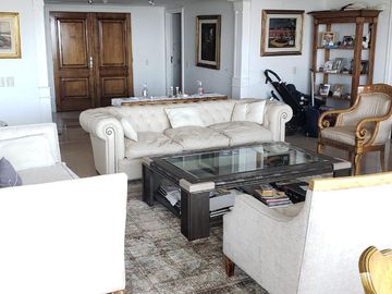 Venta - Departamento - Palermo Nuevo -  Le Parc - 400 m2 - 3 suites  - 4 Cocheras - muy alto