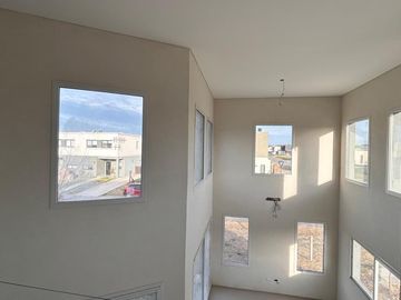 Casa en venta a estrenar- Pilar