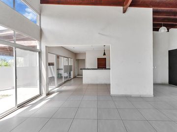 Casa en venta a estrenar- Pilar